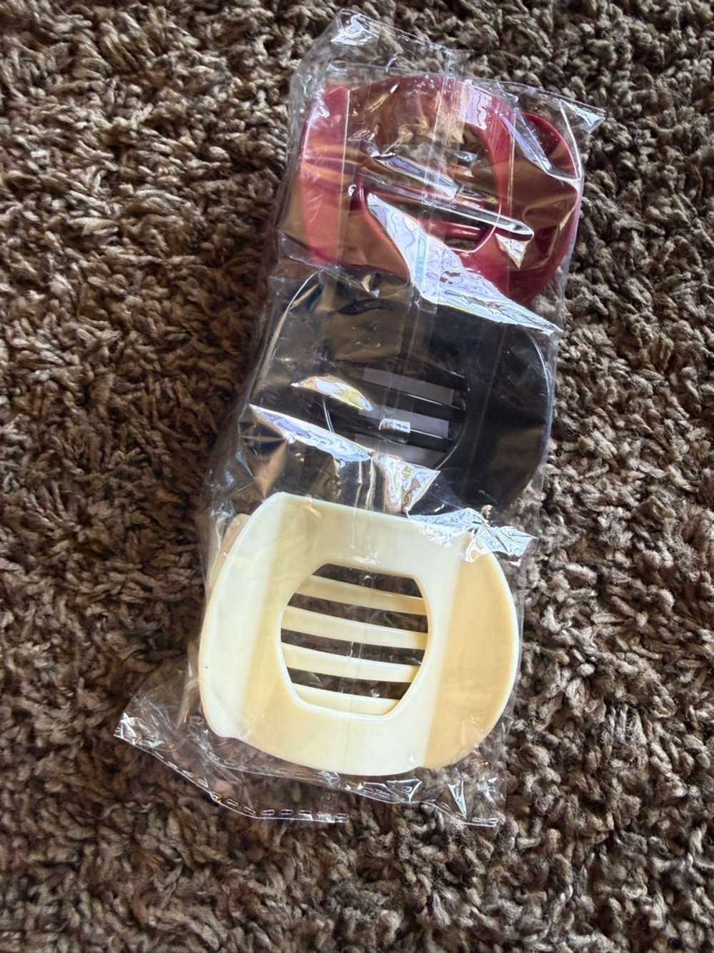 Set of 3 Plastic Hair Claw Clips - Cream, Black, Red